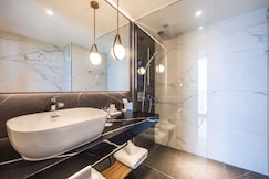 Radisson Blu Hotel at Porsche Design Tower Stuttgart, Stuttgart